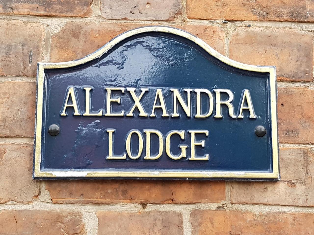 Alexandra Lodge Guest House Chester Exterior photo